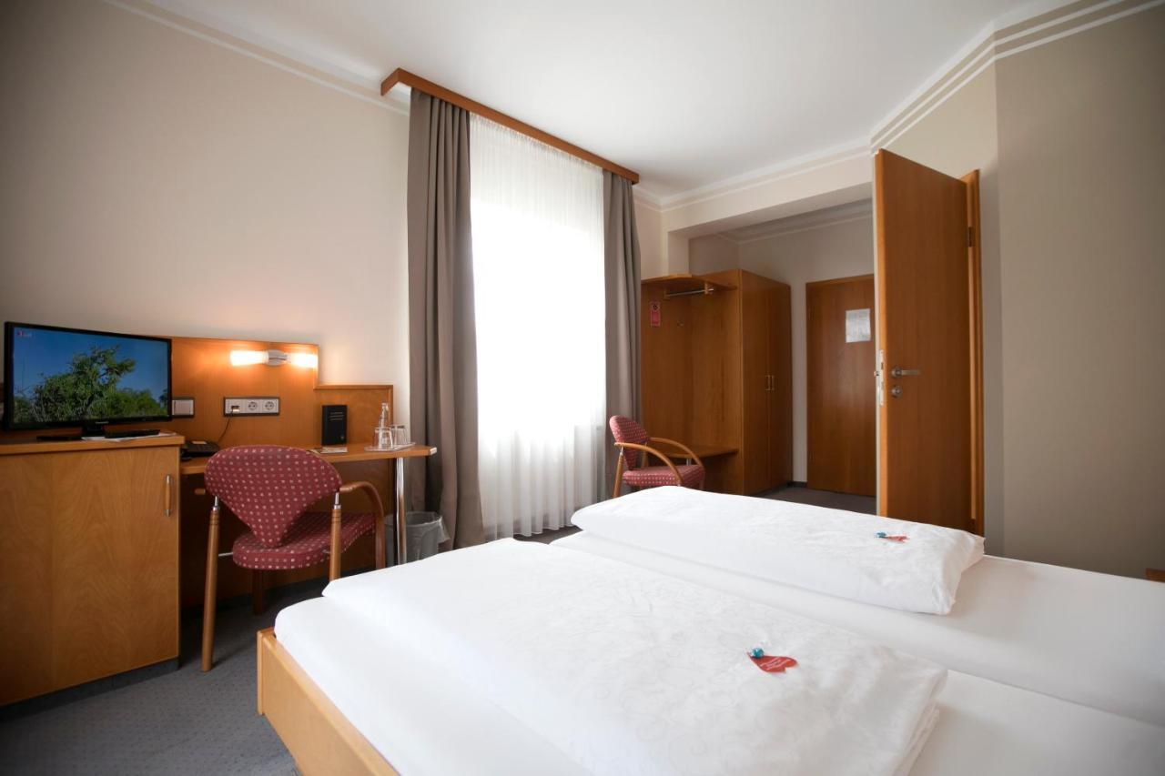 Neumaiers Hirsch -Gasthof Und Landhotel Weißenhorn Eksteriør billede