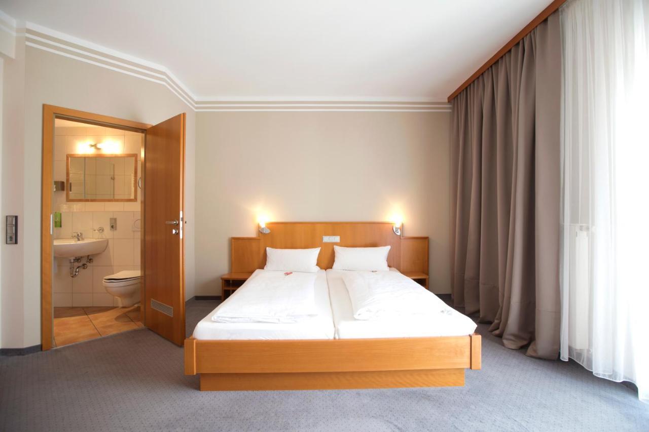 Neumaiers Hirsch -Gasthof Und Landhotel Weißenhorn Eksteriør billede