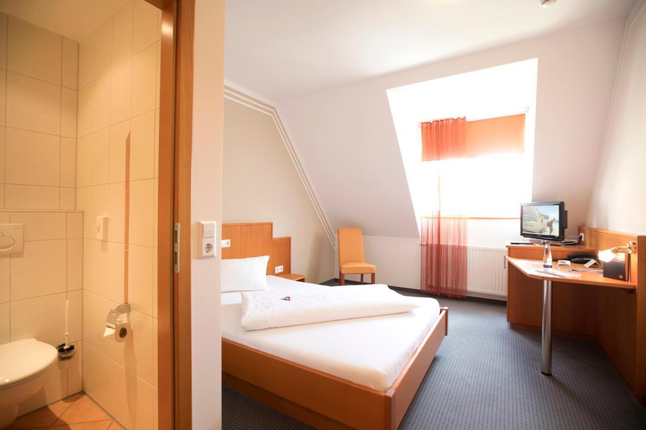 Neumaiers Hirsch -Gasthof Und Landhotel Weißenhorn Eksteriør billede